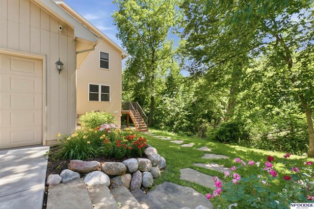 3435 Oakridge Road, Omaha, NE 68112