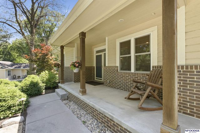 3435 Oakridge Road, Omaha, NE 68112