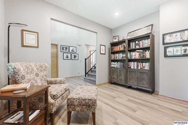 3435 Oakridge Road, Omaha, NE 68112