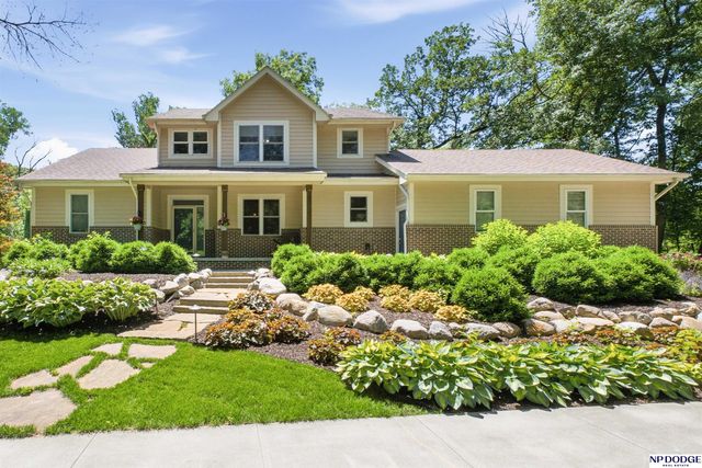 3435 Oakridge Road, Omaha, NE 68112