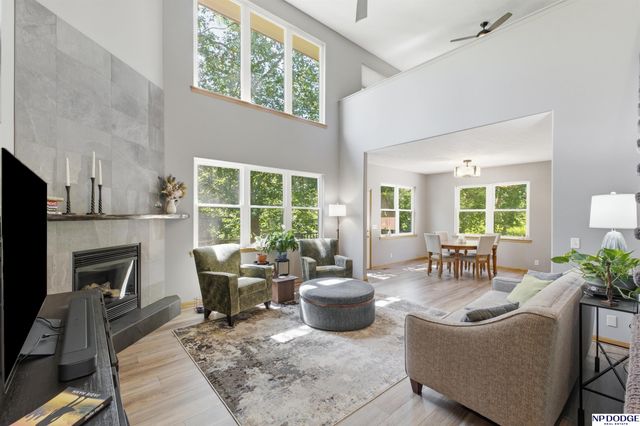 3435 Oakridge Road, Omaha, NE 68112