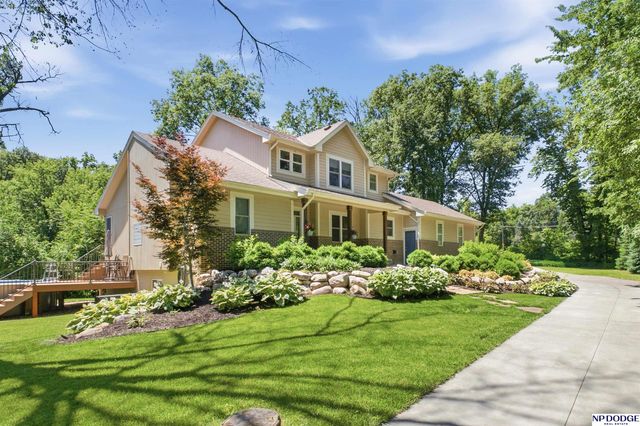 3435 Oakridge Road, Omaha, NE 68112