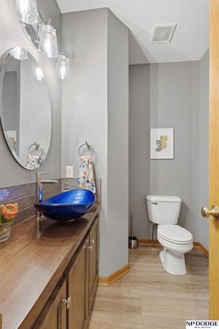 3435 Oakridge Road, Omaha, NE 68112