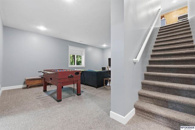 3435 Oakridge Road, Omaha, NE 68112