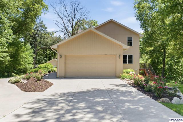 3435 Oakridge Road, Omaha, NE 68112