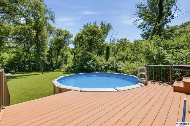 3435 Oakridge Road, Omaha, NE 68112