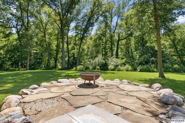 3435 Oakridge Road, Omaha, NE 68112