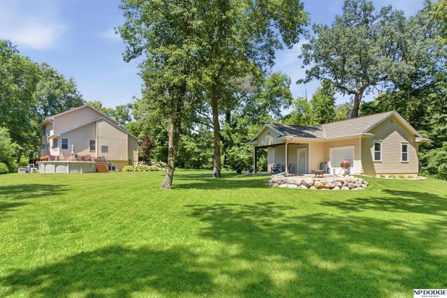 3435 Oakridge Road, Omaha, NE 68112