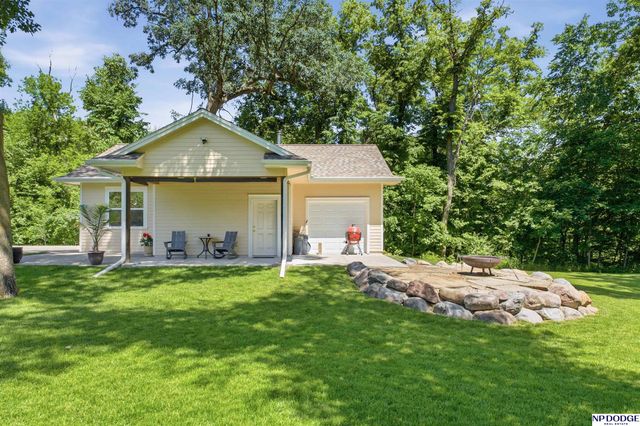 3435 Oakridge Road, Omaha, NE 68112