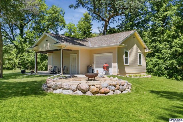 3435 Oakridge Road, Omaha, NE 68112