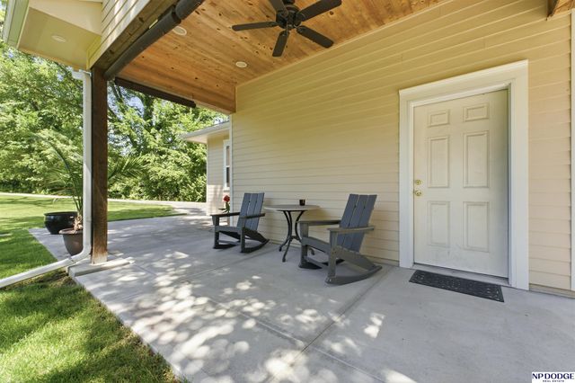 3435 Oakridge Road, Omaha, NE 68112
