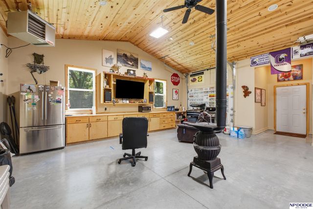 3435 Oakridge Road, Omaha, NE 68112