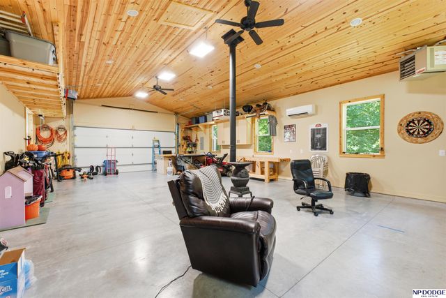 3435 Oakridge Road, Omaha, NE 68112
