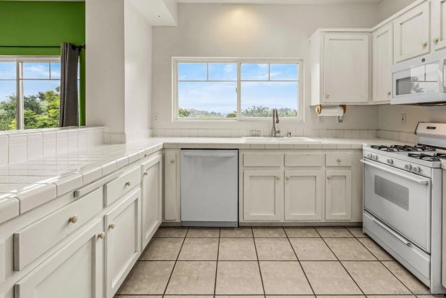 1352 24Th, San Diego, CA 92102