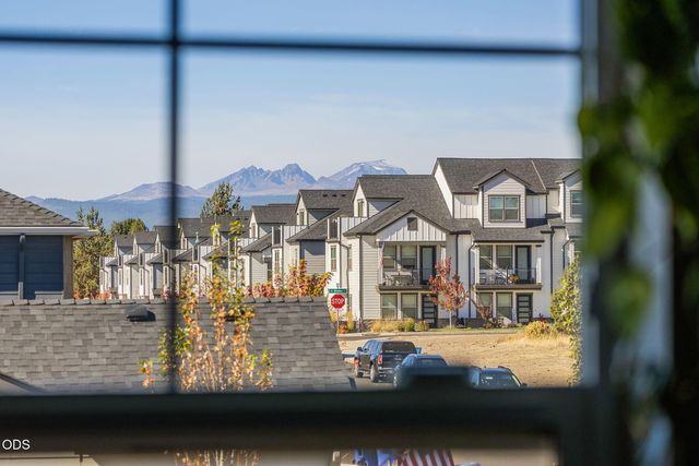 61532 SE Colima Street, Bend, OR 97702