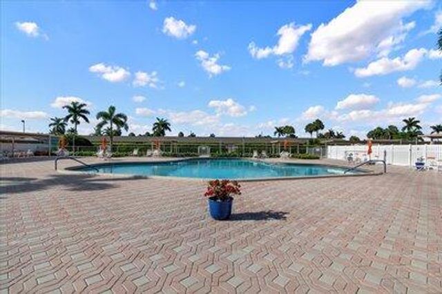 2723 Dudley Drive W G, West Palm Beach, FL 33415