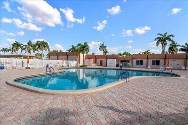 2723 Dudley Drive W G, West Palm Beach, FL 33415