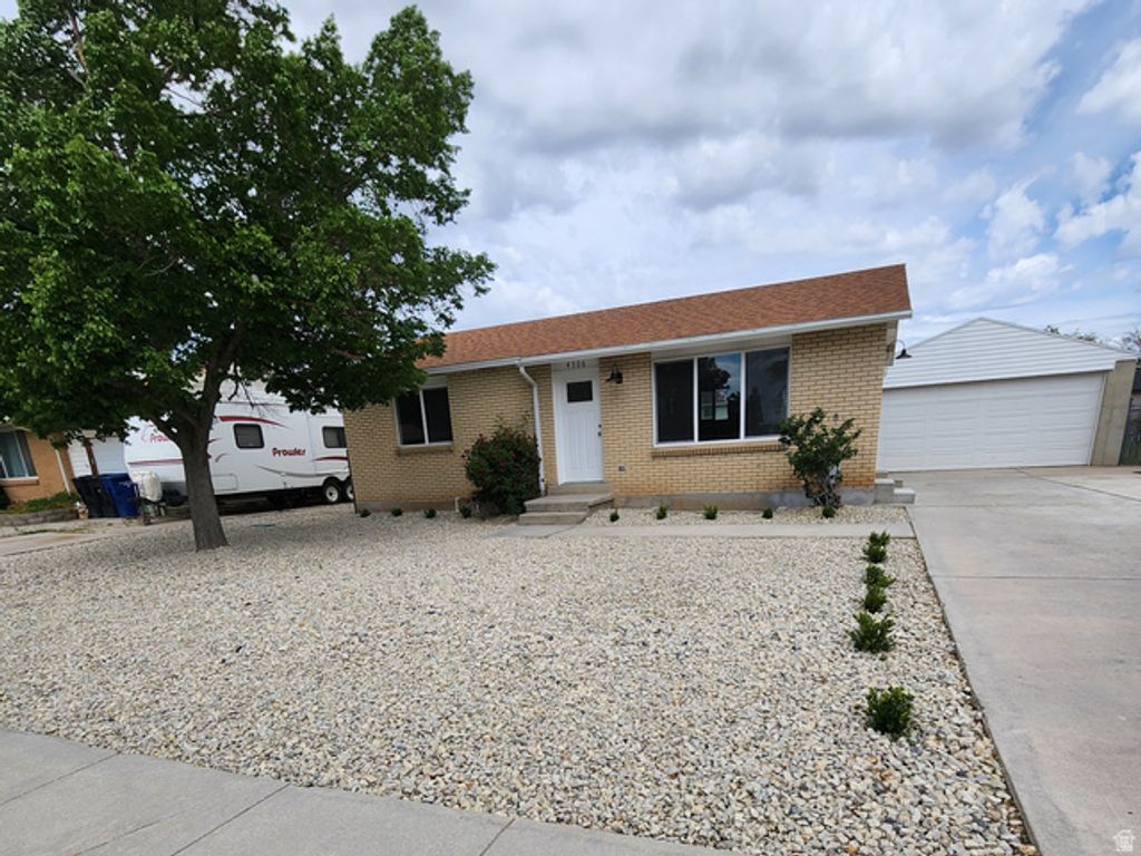 Image 2 of property listing at 4306 W SUN DR, Salt Lake City, UT 84118