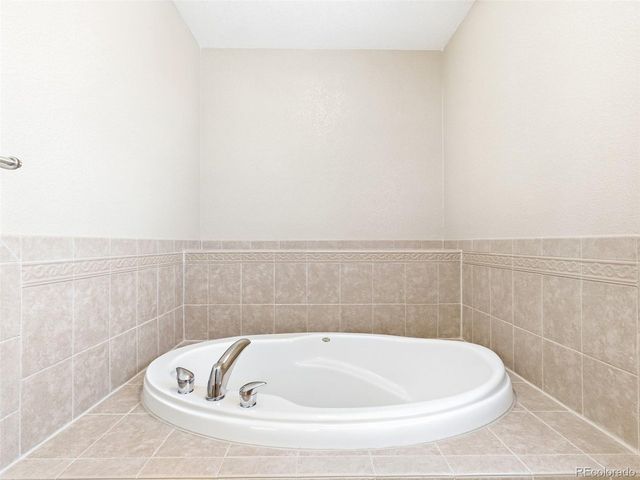 246 N Coolidge Way, Aurora, CO 80018