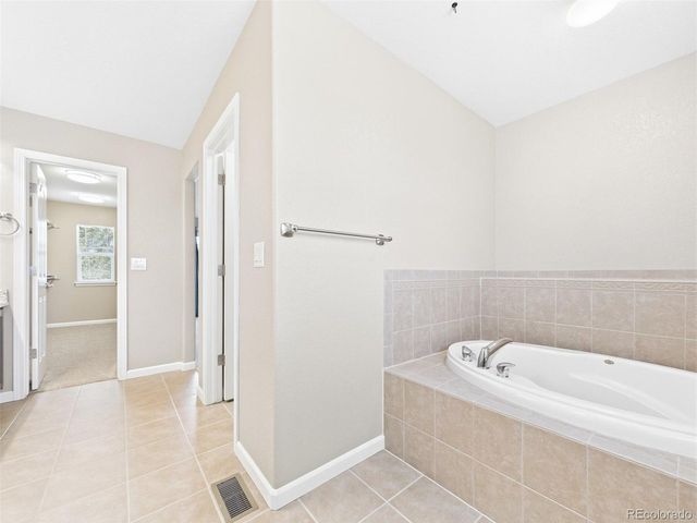246 N Coolidge Way, Aurora, CO 80018