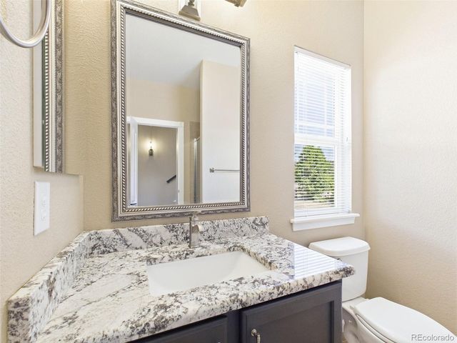 246 N Coolidge Way, Aurora, CO 80018