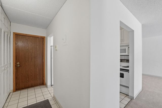 10531 Cedar Lake Road 312, Hopkins, MN 55305