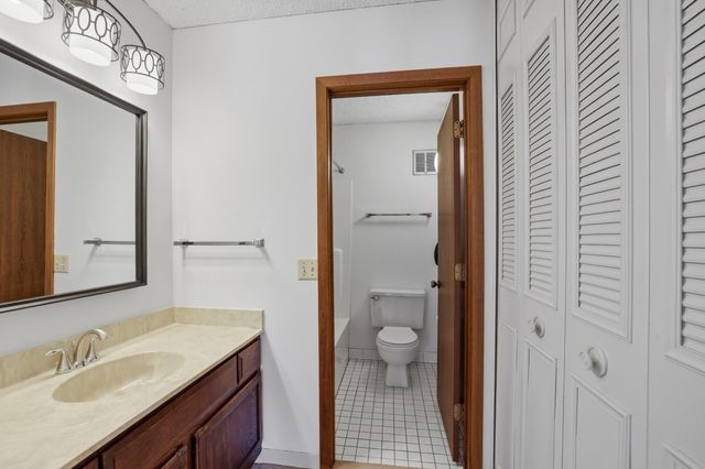 10531 Cedar Lake Road 312, Hopkins, MN 55305