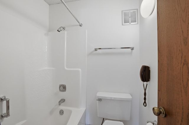 10531 Cedar Lake Road 312, Hopkins, MN 55305