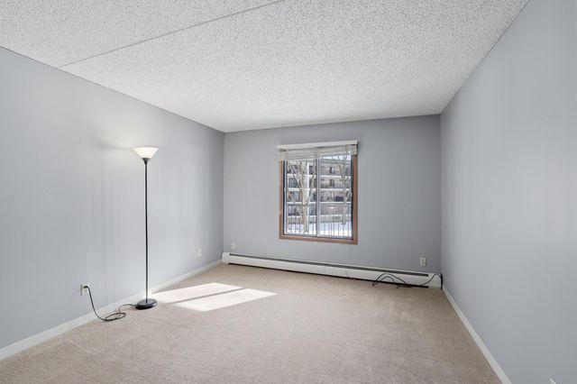 10531 Cedar Lake Road 312, Hopkins, MN 55305