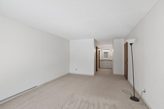 10531 Cedar Lake Road 312, Hopkins, MN 55305