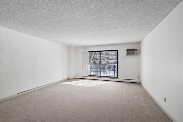 10531 Cedar Lake Road 312, Hopkins, MN 55305