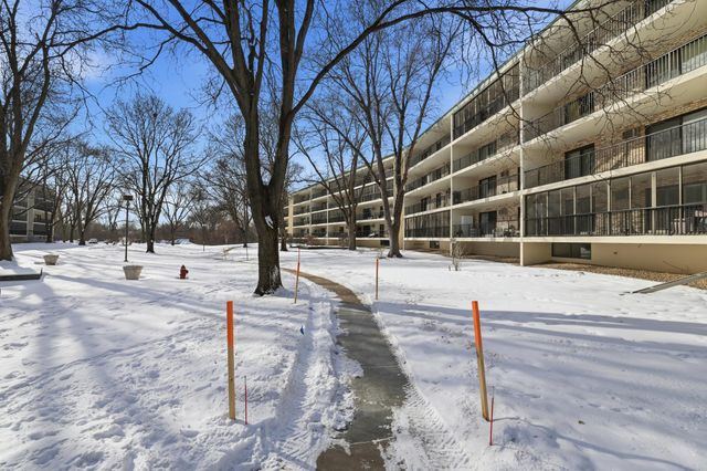 10531 Cedar Lake Road 312, Hopkins, MN 55305