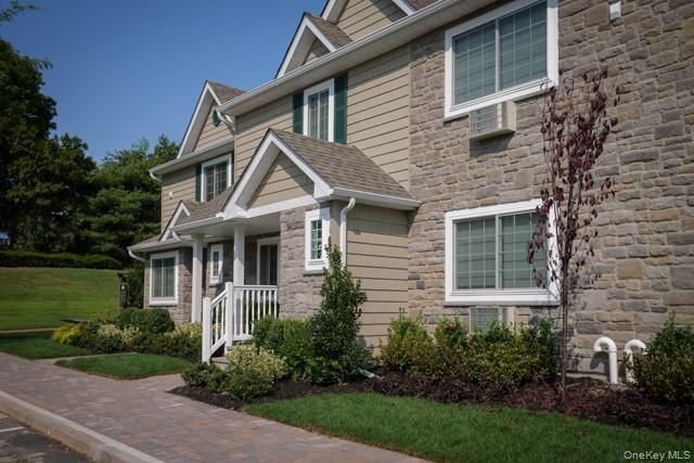 37 Victorian Court 37, Holtsville, NY 11742