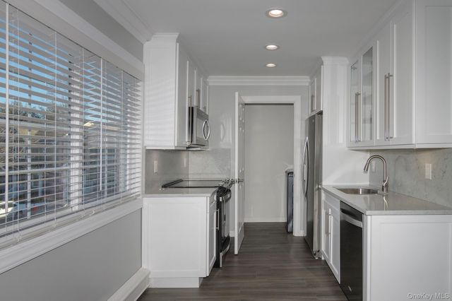 37 Victorian Court 37, Holtsville, NY 11742