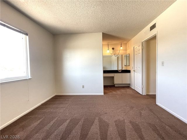 574 Roxella Lane D, Las Vegas, NV 89110