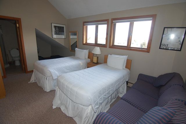 18 Ober Tal Drive F32, Stratton, VT 05155