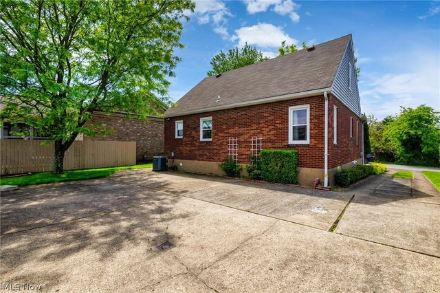 1322 OVERLOOK Drive, Weirton, WV 26062