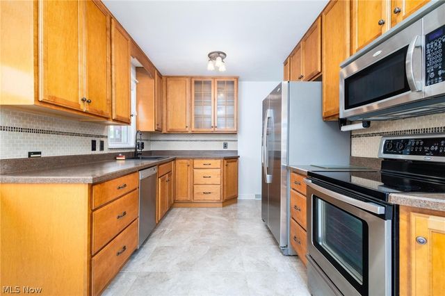 1322 OVERLOOK Drive, Weirton, WV 26062