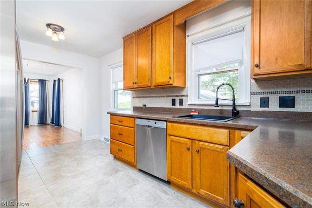 1322 OVERLOOK Drive, Weirton, WV 26062
