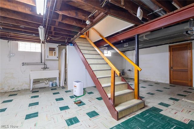 1322 OVERLOOK Drive, Weirton, WV 26062