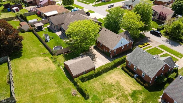 1322 OVERLOOK Drive, Weirton, WV 26062