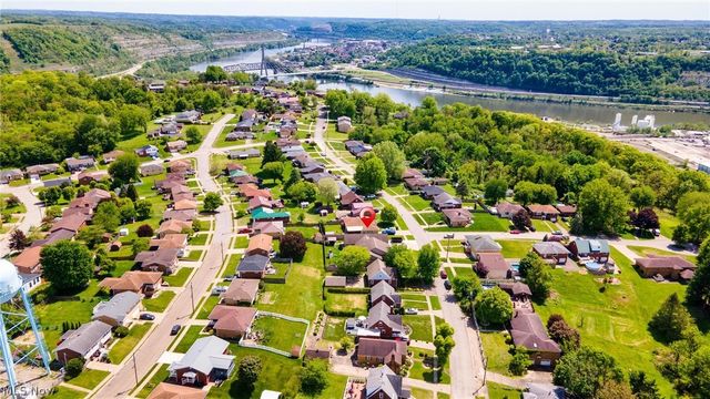 1322 OVERLOOK Drive, Weirton, WV 26062