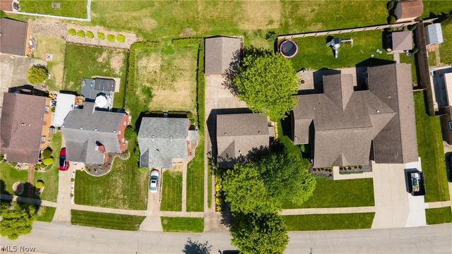 1322 OVERLOOK Drive, Weirton, WV 26062