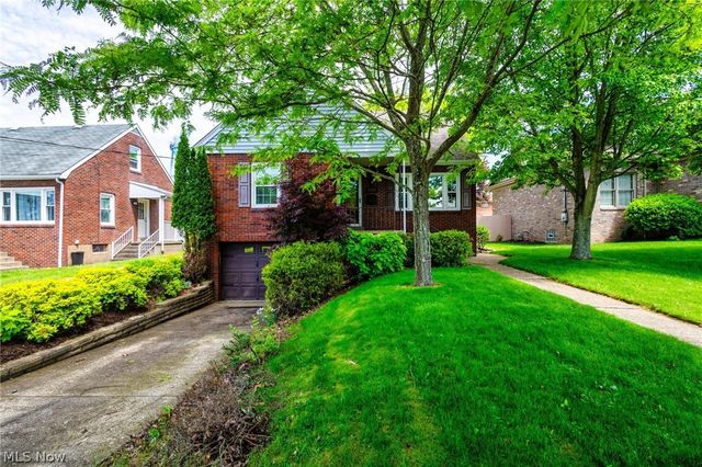 1322 OVERLOOK Drive, Weirton, WV 26062