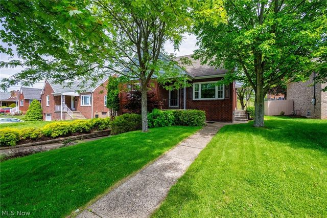 1322 OVERLOOK Drive, Weirton, WV 26062
