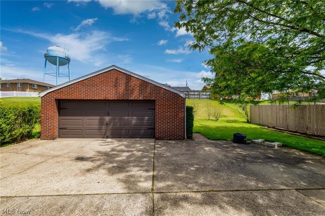 1322 OVERLOOK Drive, Weirton, WV 26062