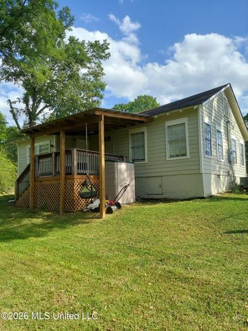 103 E Sproles Street, Clinton, MS 39056