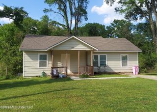 103 E Sproles Street, Clinton, MS 39056