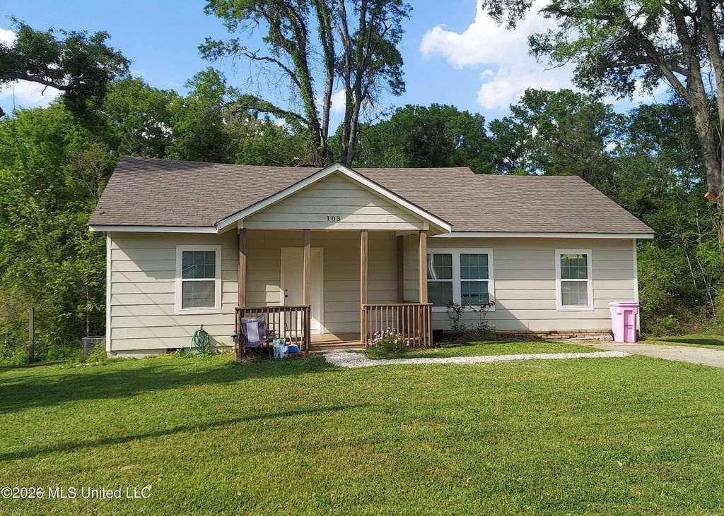 103 E Sproles Street, Clinton, MS 39056