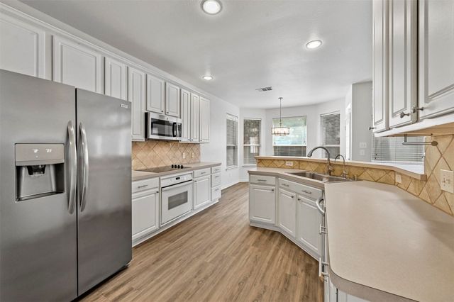 1711 Peregrine Drive, Corinth, TX 76210